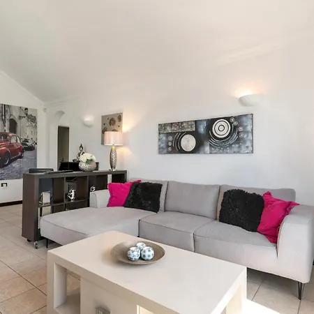 Calima Deluxe Con Piscina Villa