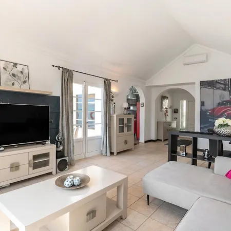 ヴィラ Calima Deluxe Con Piscina *